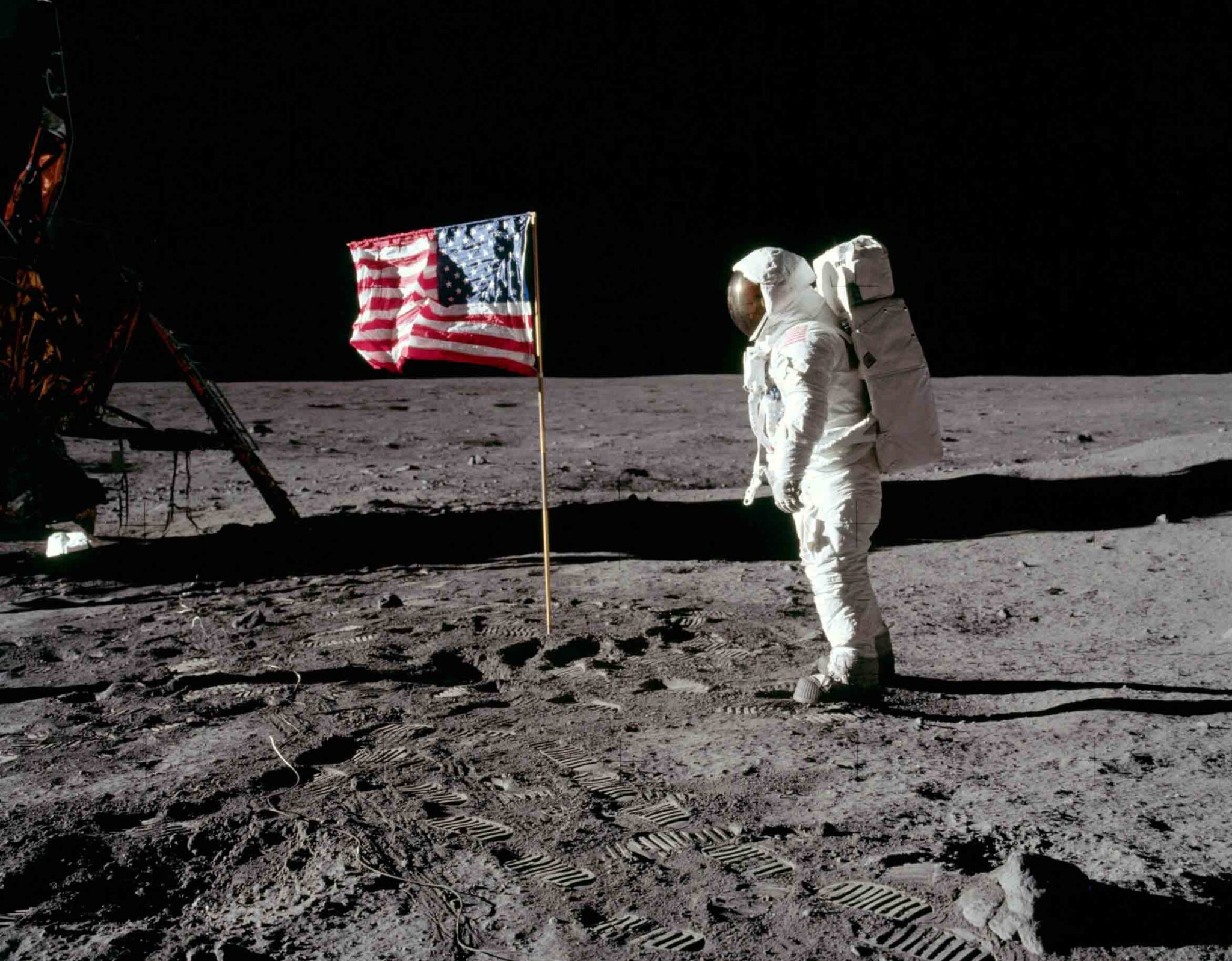 Achttien jaar en de eerste mens op de maan - Zeeuws Weerzien